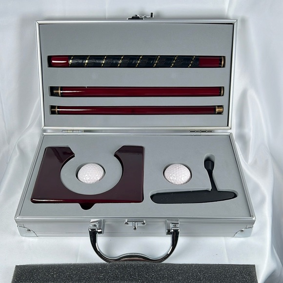 NWOT Portable Golf putter gift set for travel with mini hole cup, balls & putter - Picture 1 of 5